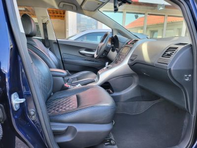 TOYOTA AURIS 1.8 HSD Sol Navi (Automata) Xenon Tempomat Kamera Digitklíma Vonóhorog Keyless