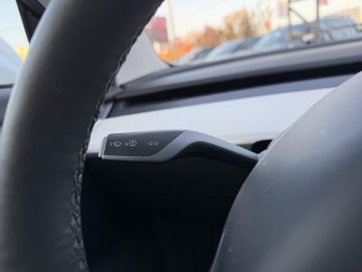 TESLA MODEL 3 Long Range AWD (Automata) 109e km. FEHÉR BELSŐ. garanciális. mátrix LED. hőszivattyú. premium hifi!
