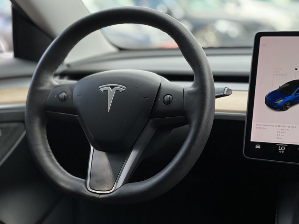 TESLA MODEL 3 Long Range AWD (Automata) 90e km. mátrix LED. hőszivattyú. garanciális!