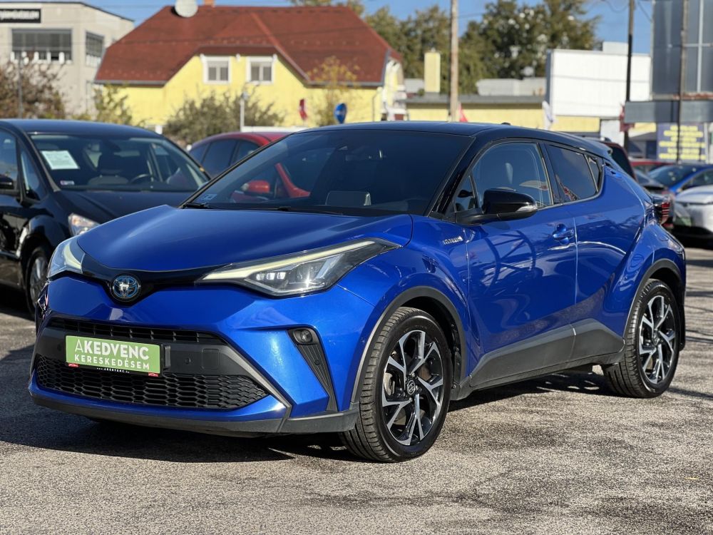 TOYOTA C-HR 2.0 Hybrid Selection e-CVT M.o.-i. LED fényszórók. kamera. keyless. sávtartó. ülés-kormányfűtés