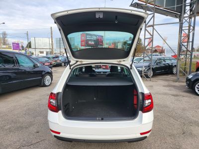 SKODA OCTAVIA Combi 2.0 CR TDI SCR Ambition Magyarországi Tempomat Ülésfűtés Carplay PDC Bluetooth Szervizelt!