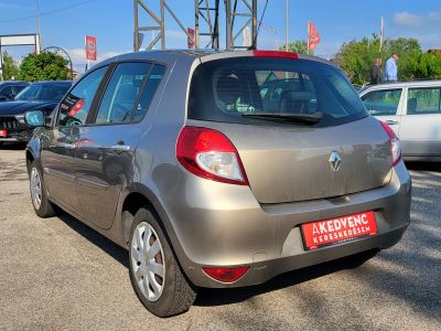 RENAULT CLIO 1.2 16V Authentique M.o.-i. 110e km! Klíma El.ablak Téli/Nyári gumi