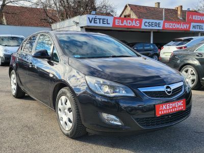 OPEL ASTRA J 2.0 CDTI Enjoy Magyarországi Xenon Tempomat Ülésfűtés Tolatóradar Szervizelt!