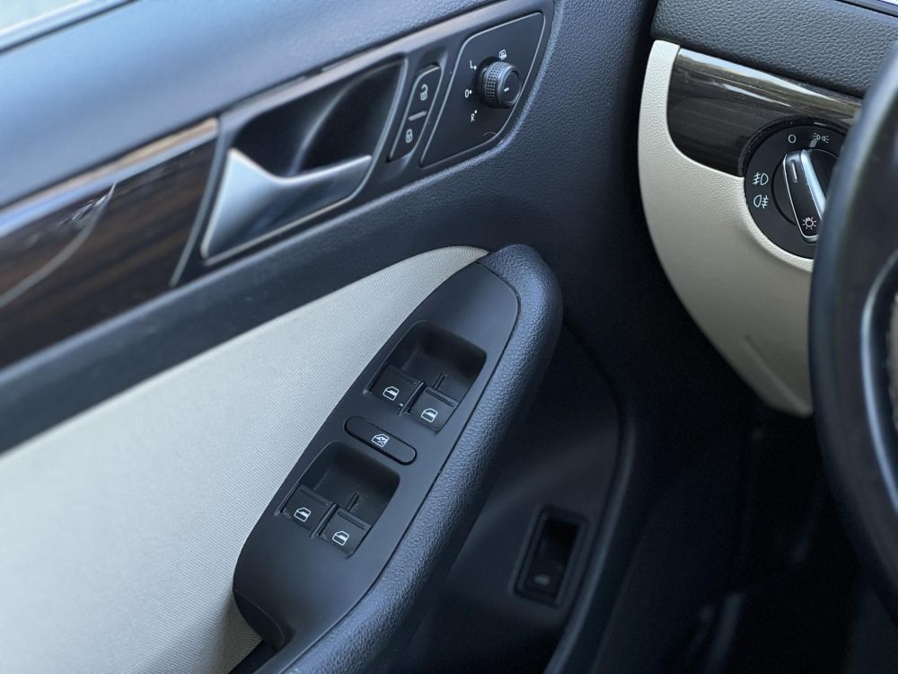 VOLKSWAGEN JETTA VI 1.4 TSI BMT Comfortline M.o.-i. friss műszaki vizsga. szervizelt! 1-Tulaj!