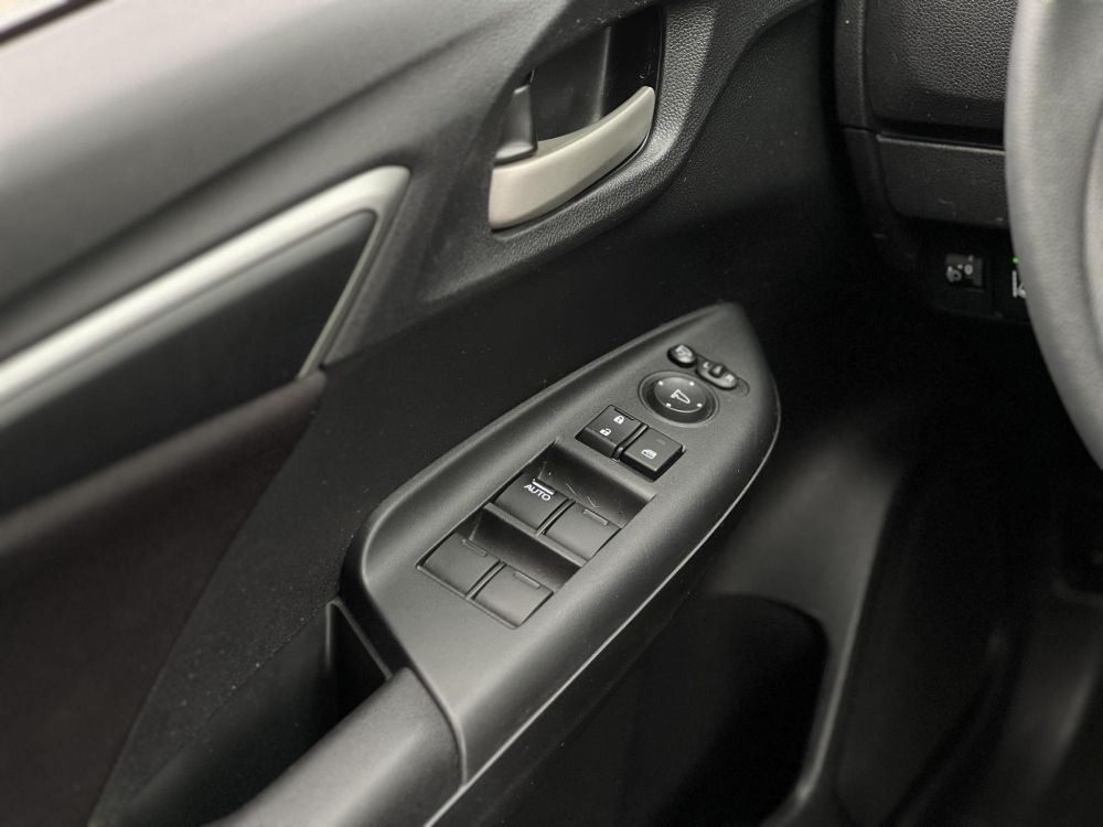 HONDA JAZZ 1.3 Comfort M.o.-i. 1.tul. Márkaszervizelt!