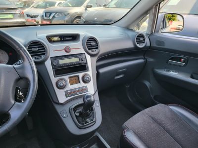 KIA CARENS 2.0 LX 7 személyes Napfénytető Digitklíma Félbőr Tolatóradar Szervizelt!