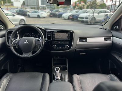MITSUBISHI OUTLANDER 2.0 PHEV Instyle Navi 4WD CVT