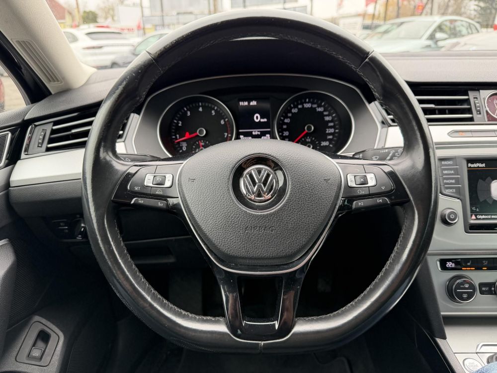 VOLKSWAGEN PASSAT VIII 1.4 TSI BMT ACT Comfortline Távtartó Navi Ülésfűtés Tolatóradar Frissen szervizelt!