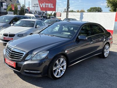 MERCEDES-BENZ E 220 CDI BlueEFFICIENCY Elegance (Automata) Rendszeresen karbantartott. Téli-nyári kerék!