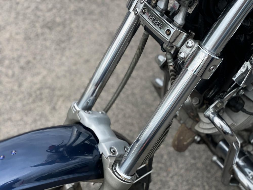 YAMAHA XV 750 (VIRAGO)