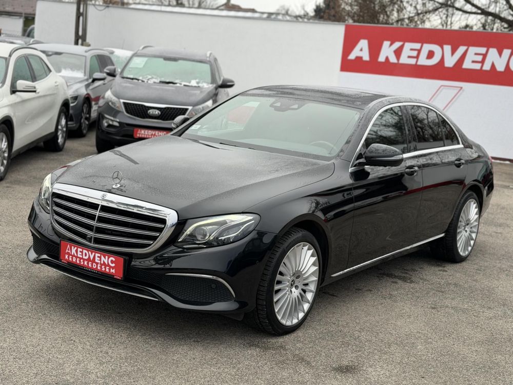 MERCEDES-BENZ E 220 d 9G-TRONIC Megkímélt állapot. LED Holttér HUD Carplay Fakormány 360kamera
