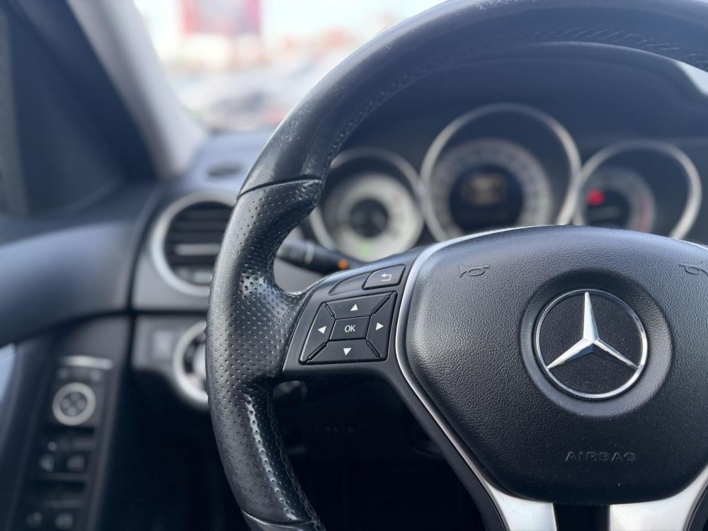 MERCEDES-BENZ C 220 T CDI BlueEFFICIENCY Avantgarde (Automata) Magyarországi Teljes szerviztörténet!