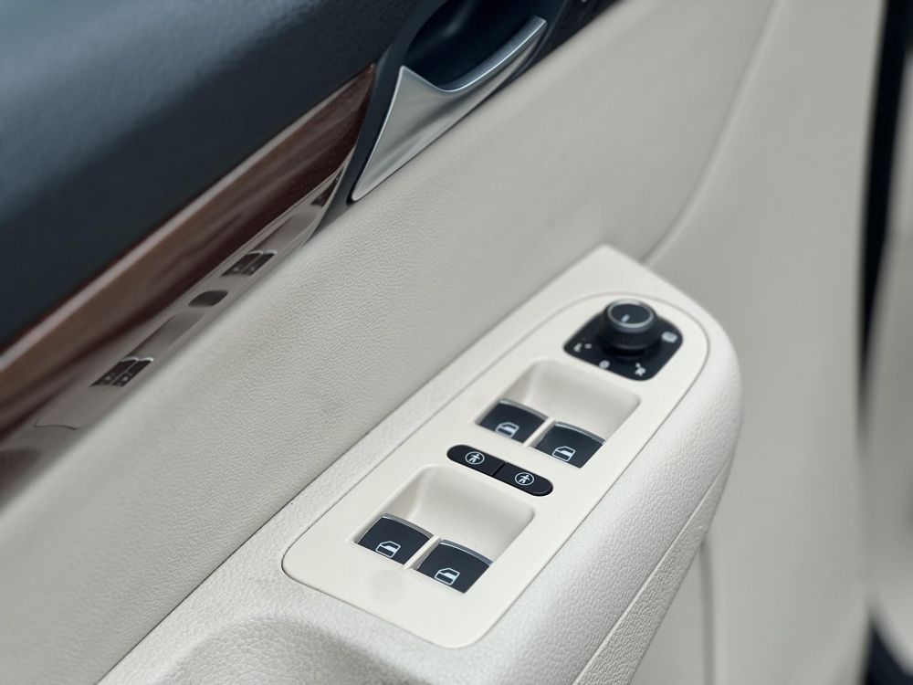 VOLKSWAGEN SHARAN 2.0 TDI BMT SCR Highline 4Motion DSG Egyedülálló szépség! Vaj bőr. tető. 4x4. 158e km+sok extra