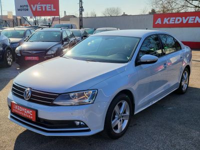 VOLKSWAGEN JETTA VI 1.4 TSI BMT Trendline DSG M.o.-i. 1.tul. Tempomat Navi Ülésfűtés PDC Megkímélt! 88e km!