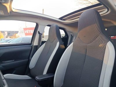 TOYOTA AYGO 1.0 x-play look (Automata) Magyar 112e km tolatókamera panoráma tető!