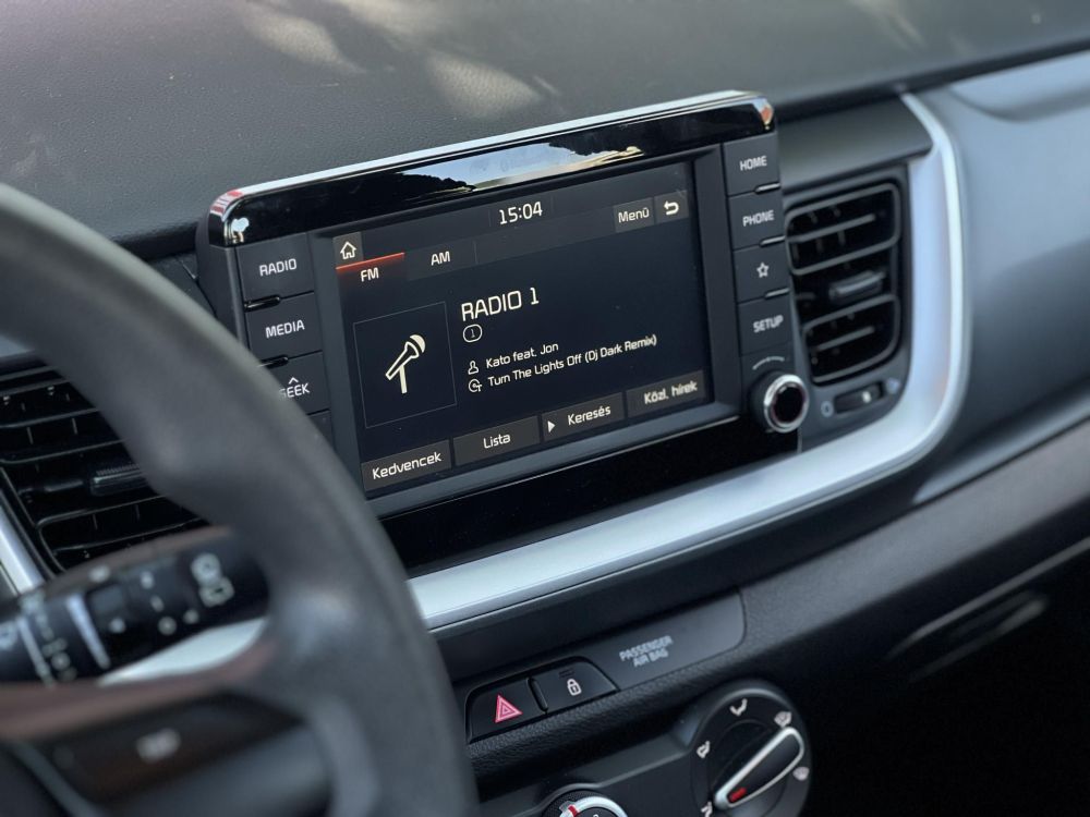 KIA STONIC 1.25 MPI Style 63e km. Magyarországi. Gyári fényezés. Végig vezetett szervizkönyv!