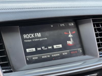 OPEL INSIGNIA Sports Tourer 1.5 Edition Start Stop M.o.-i. sérülésmentes. 4 évszakos gumik. CARPLAY!