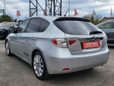 SUBARU IMPREZA 2.0 Sport (Automata) AWD Xenon Keyless Tempomat Ülésfűtés Kamera Vonóhorog Téli-nyári kerék