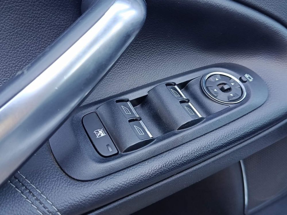 FORD MONDEO 2.0 TDCi Ghia Powershift Klíma Tempomat Bluetooth Garanciális váltó!