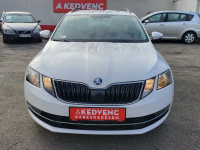 SKODA OCTAVIA Combi 2.0 CR TDI SCR Ambition Magyarországi Tempomat Ülésfűtés Carplay PDC Bluetooth Szervizelt!