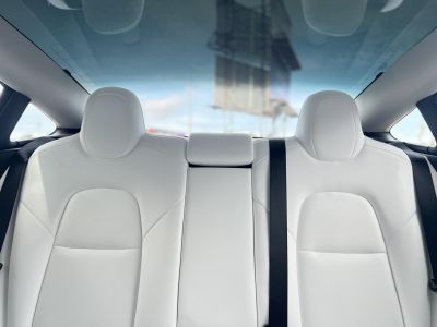 TESLA MODEL 3 Long Range AWD (Automata) 63e km. sérülésmentes. mátrix LED. hőszivattyú. premium hifi. FEHÉR BELSŐ!