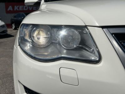 VOLKSWAGEN TOUAREG 3.0 V6 TDI Tiptronic ic Magyarországi. 3.5T vonóhorog. napfénytető. barna bőr. szervizelt!