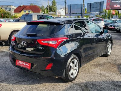 HYUNDAI I30 1.4i Life Tempomat Ülésfűtés Tolatóradar Bluetooth 2zdigitklíma