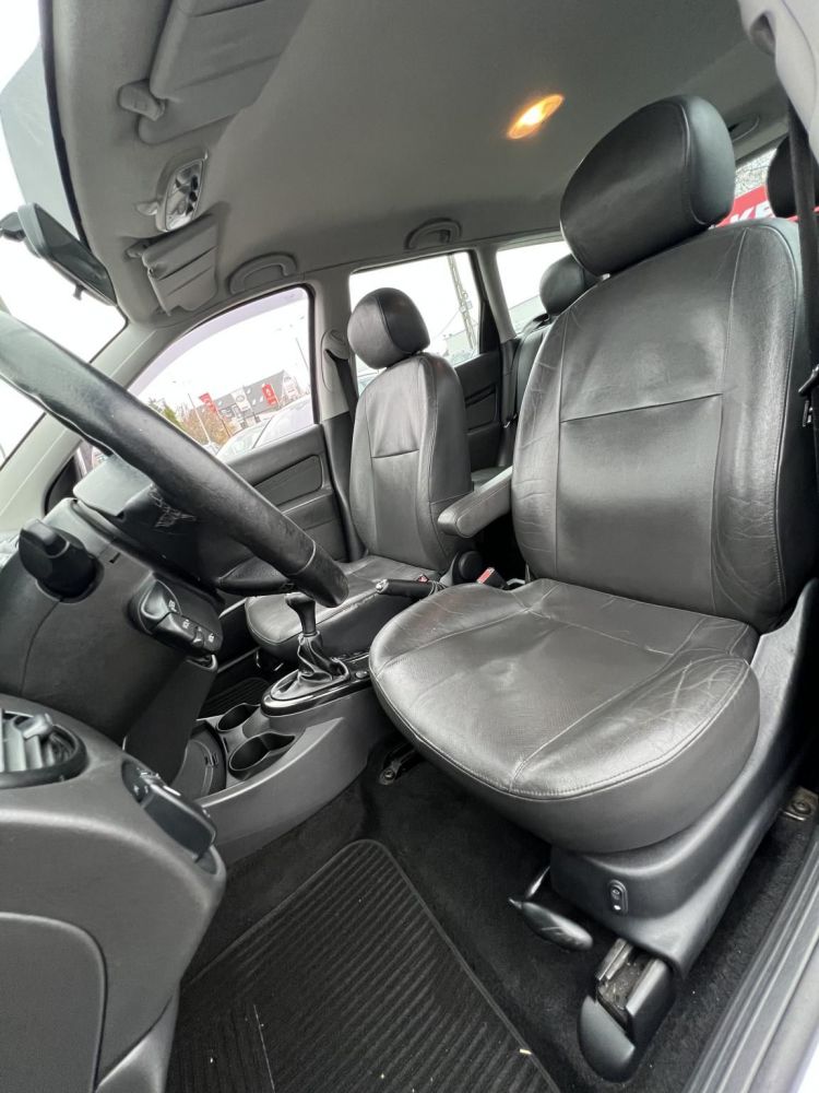 FORD FOCUS 1.6 Ghia Friss vizsga vonóhorog bőr belső!