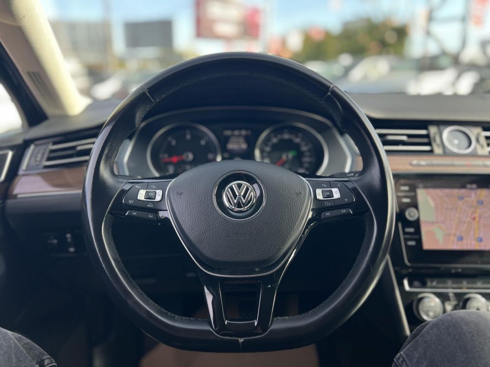 VOLKSWAGEN PASSAT VIII Variant 2.0 TDI BMT Comfortline DSG M.o.-i. LED. CARPLAY. rendszeresen karbantartott!