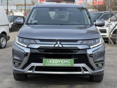 MITSUBISHI OUTLANDER 2.4 PHEV Instyle Premium 4WD CVT Magasan felszerelt. akár 40km elektromos hatótáv!