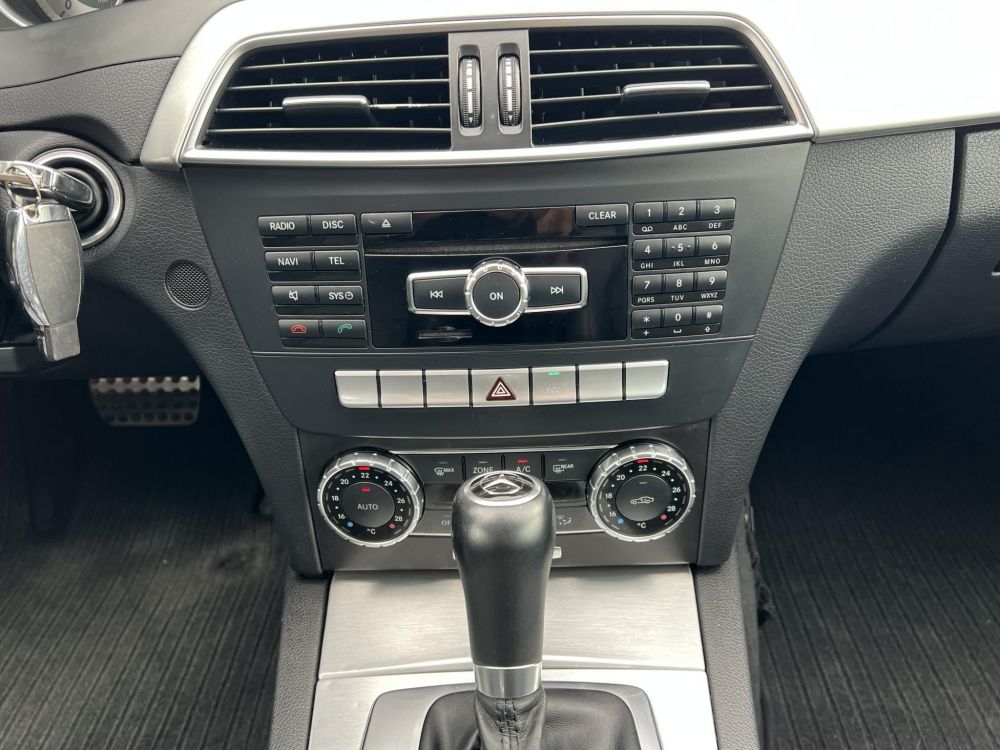 MERCEDES-BENZ C 220 CDI BlueEFFICIENCY Avantgarde (Automata) AMG csomag. Téli-nyári garnitúra. Álomszép beltér!