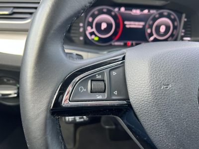 SKODA SUPERB Combi 2.0 TDI SCR L&K DSG7 M.o.-i LED Távtartó Memória Carplay Virtual Cockpit Canton Üléshűtés Masszázs