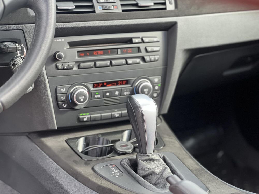 BMW 320d xDrive Touring (Automata) Bordó bőr belső.153e km. M.o.-i. frissen szervizelt! panoráma tető ülésfűtés