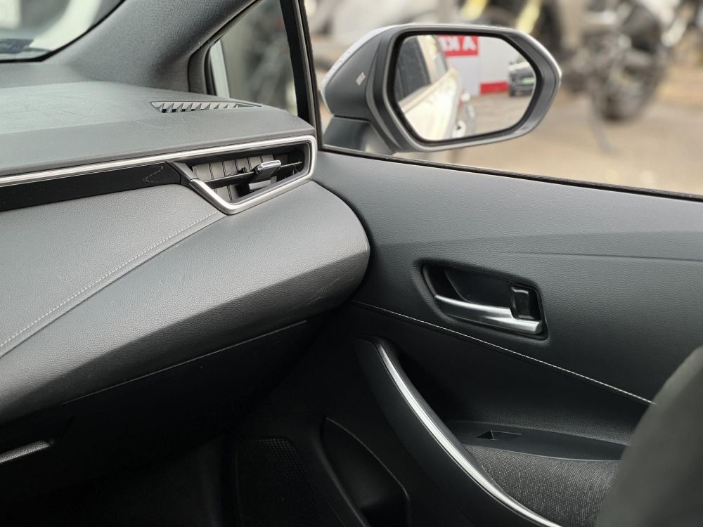 TOYOTA COROLLA Touring Sports 1.8 Hybrid Comfort Business e-CVT 108e km. M.o.-i. 1.tul. sérülésmentes. dokumentált előélet!