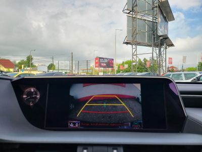 LEXUS ES 300h Prestiege Top CVT 60e km. LED Napfénytető Bőr Navi Tempomat Kamera Ülésfűtés