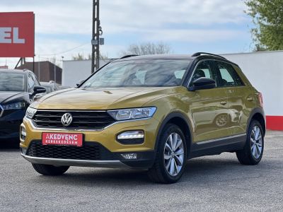 VOLKSWAGEN T-ROC 1.5 TSI ACT Style DSG 140e km. M.-o.i. távolságtartó. sávtartó. navigáció. ülésfűtés. CARPLAY!
