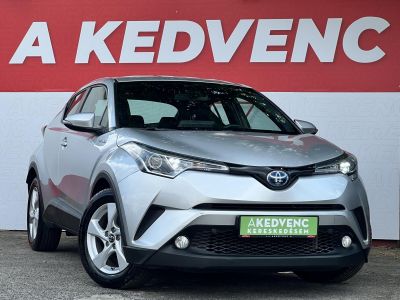 TOYOTA C-HR 1.8 Hybrid Dynamic e-CVT 104e km. LED. sávtartó. tempomat. kamera. márkaszervizelt előélet!