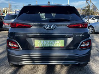 HYUNDAI KONA EV 64kWh Premium 124e km. 400+ hatótáv. napfénytető. Kitünő állapot!