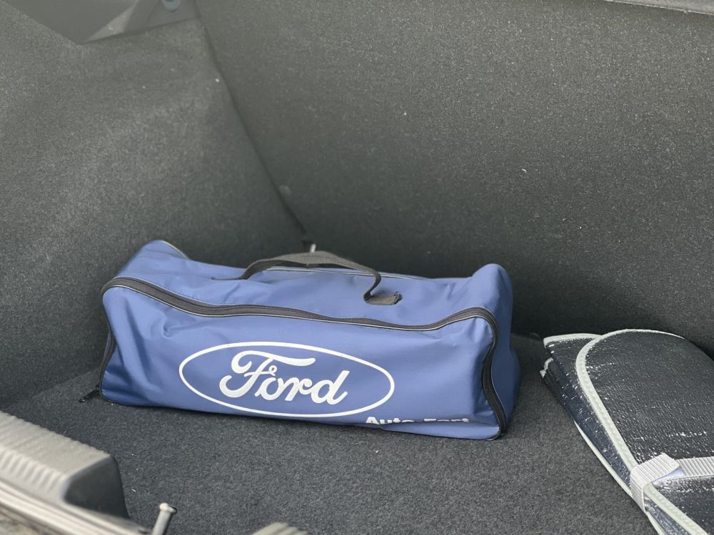 FORD FOCUS 1.4 Ambiente M.o.-i. 1.tul. Friss műszaki vizsga. Kifogástalan állapot!