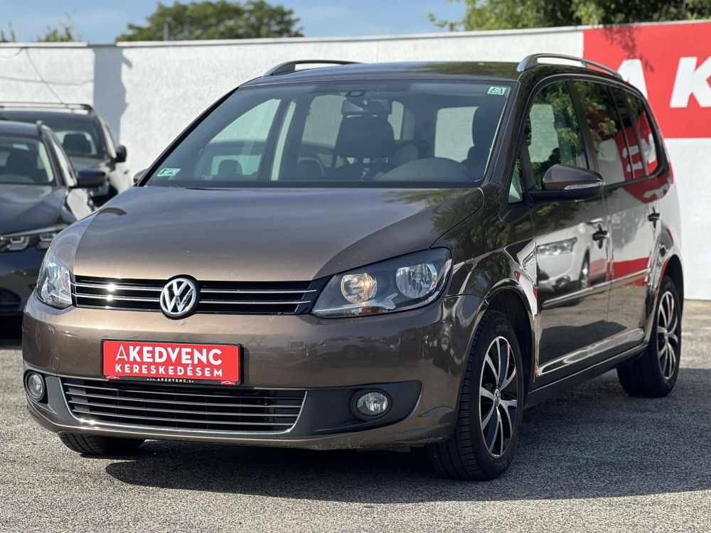 VOLKSWAGEN TOURAN 1.6 CR TDI Comfortline [7 személy] Vezérlés cserélve. 4 évszakos gumik!