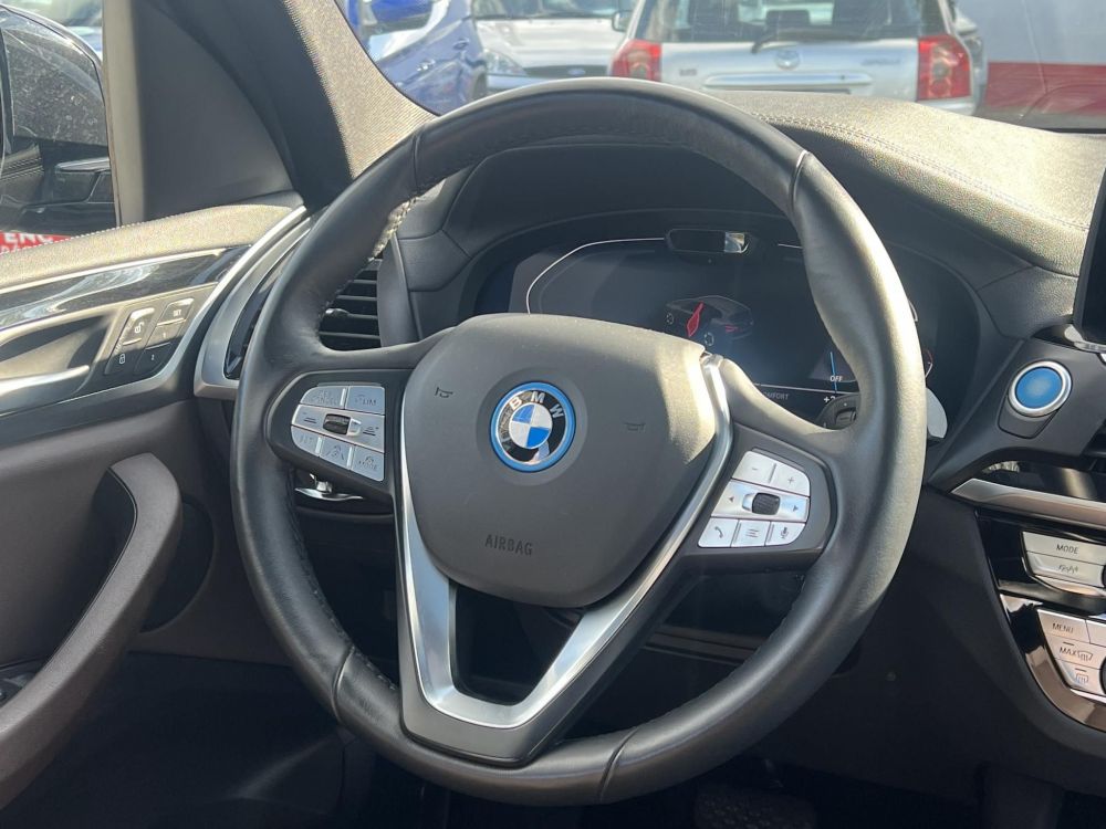 BMW IX3 73,9kWh Exkluzív konyak bőr Virtual Cockpit Panoráma tető Carplay!