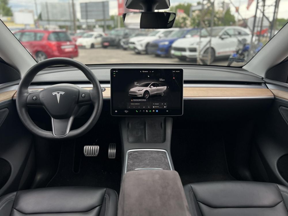 TESLA MODEL Y Performance AWD (Automata) 138e km. AMD Ryzen. mátrix LED. hőszivattyú. garanciális. 8db kerék. (19-21)
