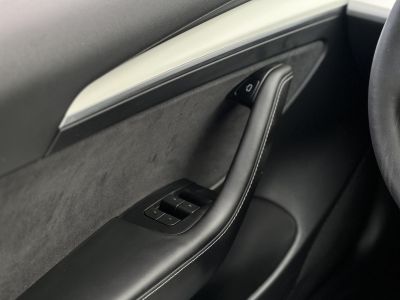 TESLA MODEL 3 Long Range AWD (Automata) 63e km. sérülésmentes. mátrix LED. hőszivattyú. premium hifi. FEHÉR BELSŐ!