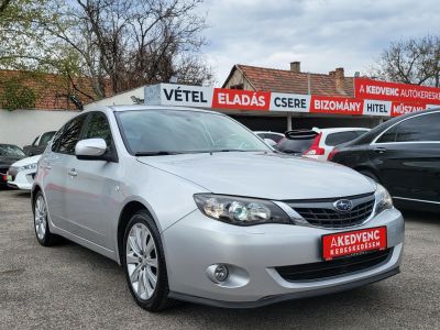 SUBARU IMPREZA 2.0 Sport (Automata) AWD Xenon Keyless Tempomat Ülésfűtés Kamera Vonóhorog Téli-nyári kerék