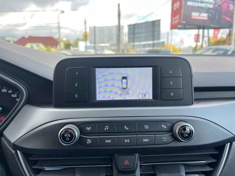 FORD FOCUS 1.0 EcoBoost Trend M.o.-i. 1.tul. Márkaszervizelt!