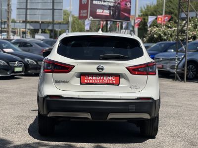 NISSAN QASHQAI 1.3 DIG-T N-Connecta