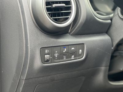 HYUNDAI KONA EV 64kWh Style HUD. parkolóasszisztens. sávtartó. CarPlay. 400km hatótáv!