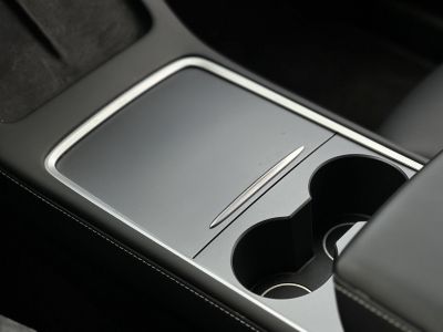 TESLA MODEL Y RWD (Automata) 147e km. AMD Ryzen. hőszivattyú. premium hifi. garanciális!