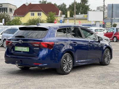 TOYOTA AVENSIS Touring Sports 2.0 D-4D Executive Magyarországi. Gyári fényezés. Végig vezetett szervizkönyv!