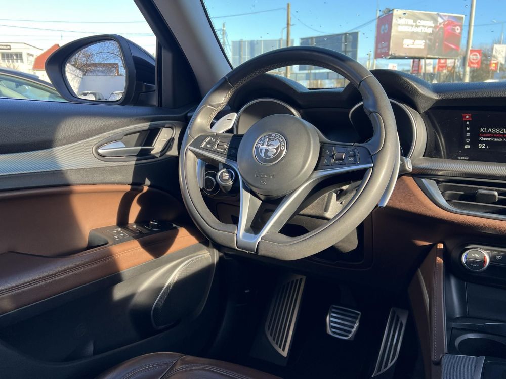 ALFA ROMEO STELVIO 2.0 T Super Q4 (Automata) 200le. LED Tempomat Navi Lejtmenet Bluetooth Kormányváltó